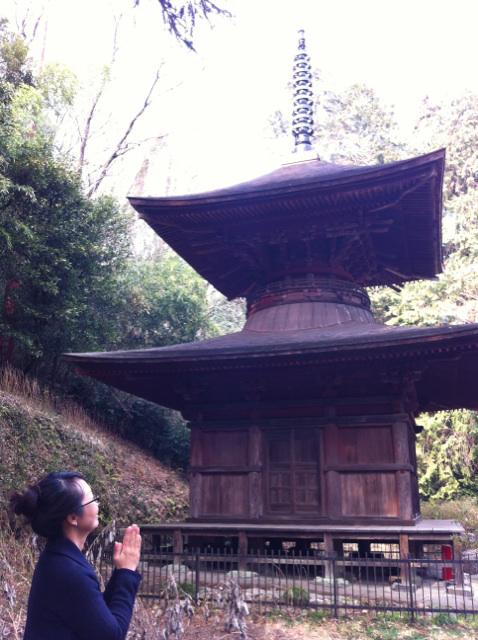 かなさな神社の塔
